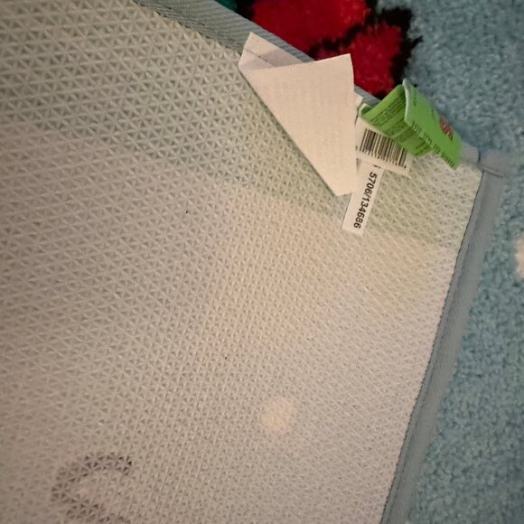 NWT Peanuts Snoopy PRESENT HOLIDAY Blue Bath/Kitchen Plush Mat/Rug - Picture 3 of 3